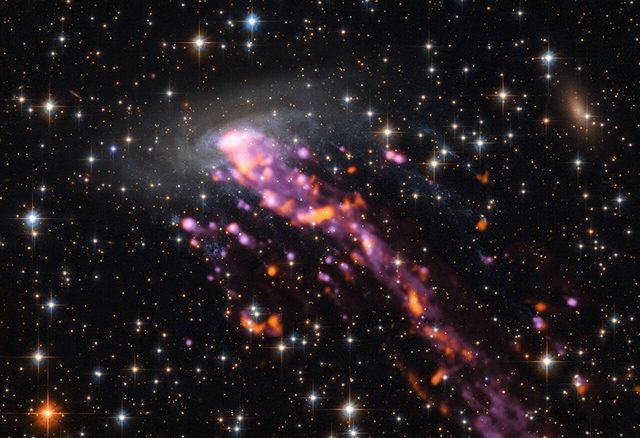 渦巻銀河「ESO 137-001」
