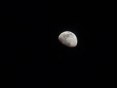 高感度FinePixF10で撮った月（元画像）