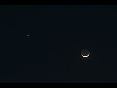 （加藤保美氏撮影の月と金星の写真 1）