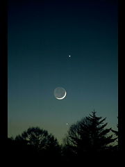 （山田昇氏撮影の月と水星、木星の写真 1）