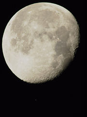 （fennec氏撮影の土星と月の写真）