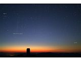（石原隆宏氏撮影のブラッドフィールド彗星とリニア彗星の写真）