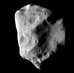 「ロゼッタ」が撮影した小惑星ルテティア