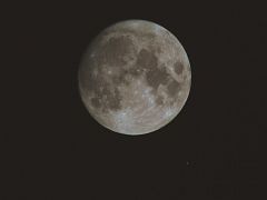 （佐藤嘉宏氏撮影の月と火星の写真 1）