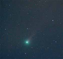 富士山須走五合目駐車場で撮影された C/2001 A2 リニア彗星